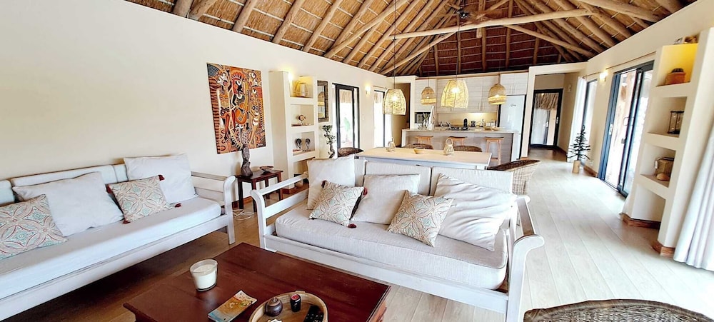 Sunset Villa - Luxury Beachfront Villa with Private Pool by Karula Sand Villas