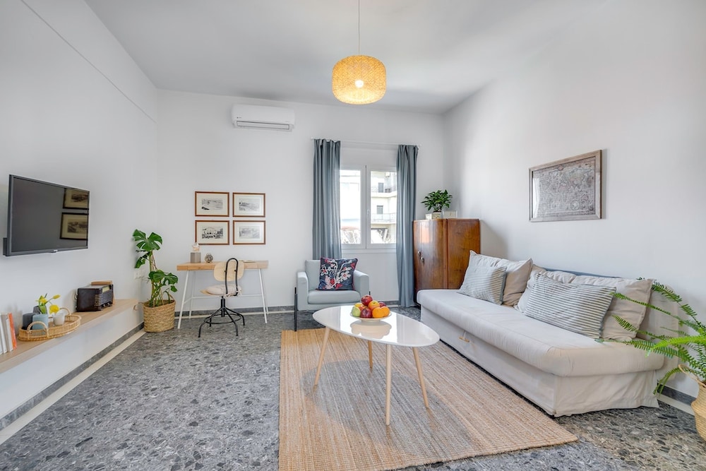 Sea City and Mountain View Apartment