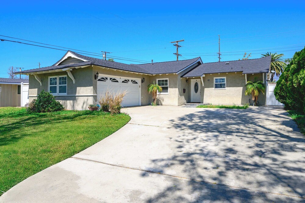 Cozy Getaway Bright, Clean & Fully Equipped