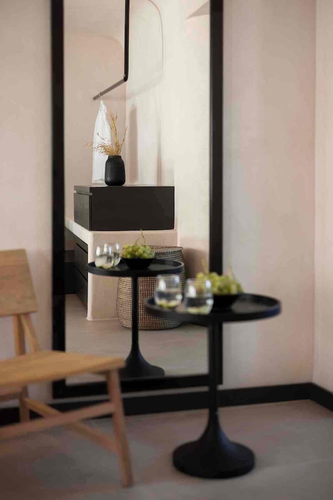 ArmonOia Suites