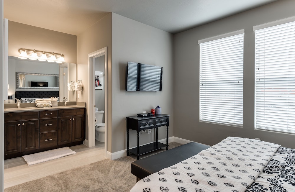 Red Cliffs 3 Bedroom Apts by Redawning view 3