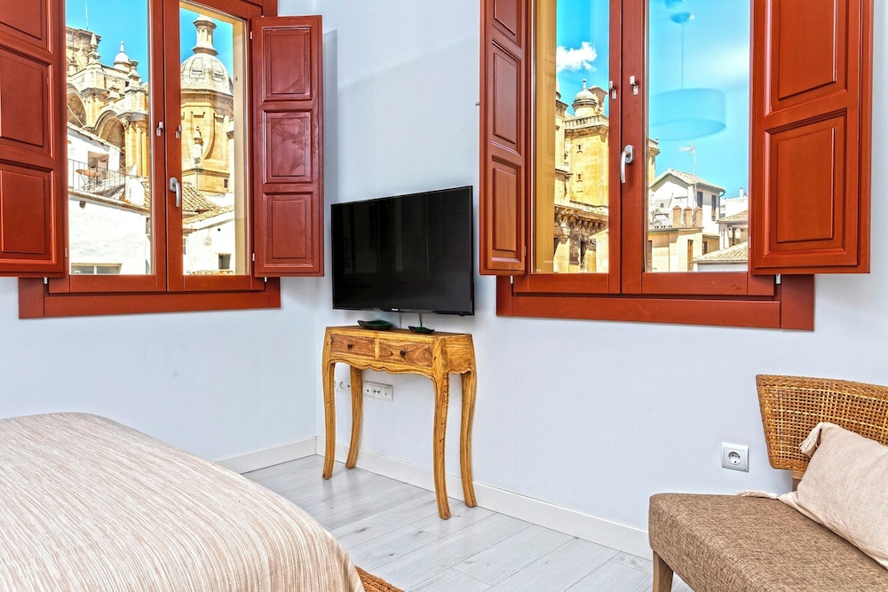 Stunning 2-bedroom Apartment Near Cathedral Zacatin 303