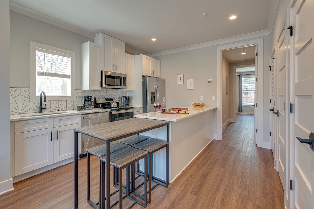 Merry Melrose -mins to Broadway- Sleeps 6