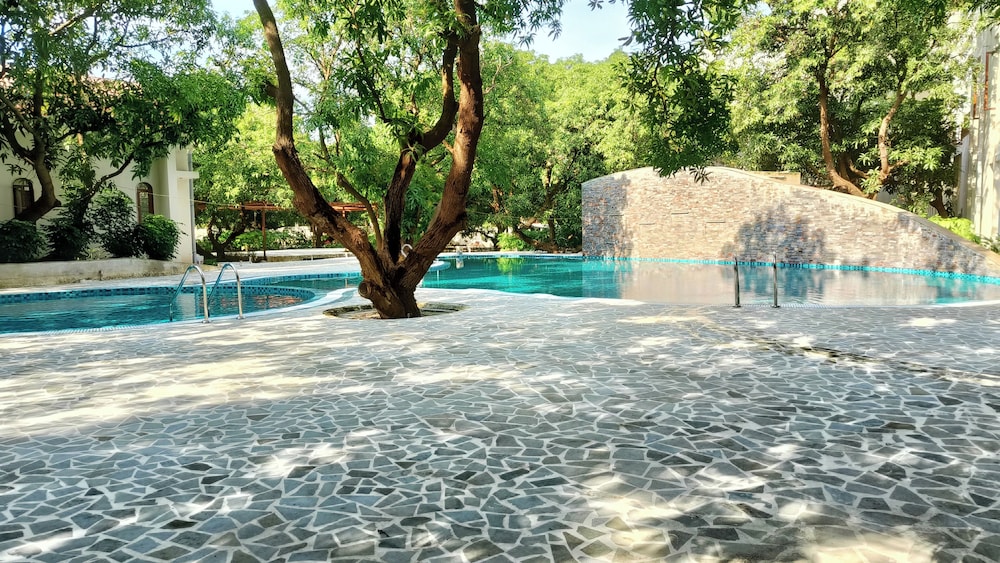 Le Casa Lion Resort - A Premium Resort In Sasan Gir