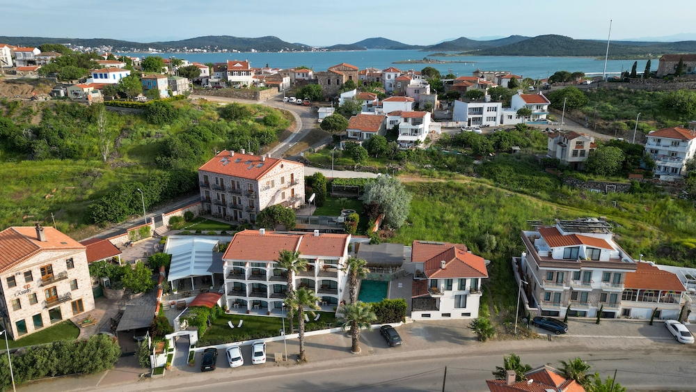 Cunda House Küçük Otel - Image 17