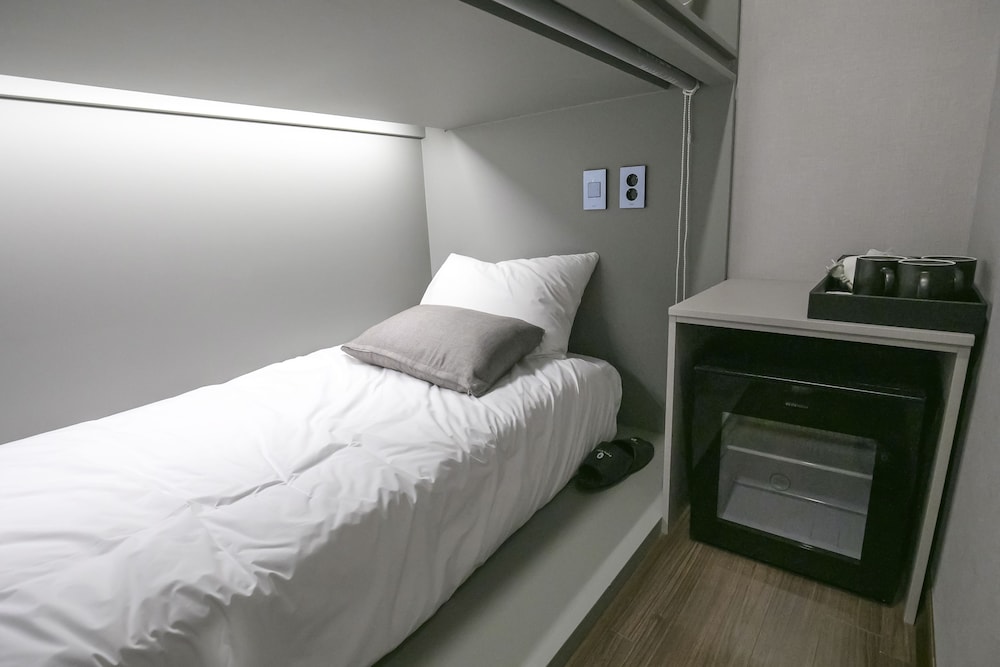 Philstay Myeongdong Station - Hostel