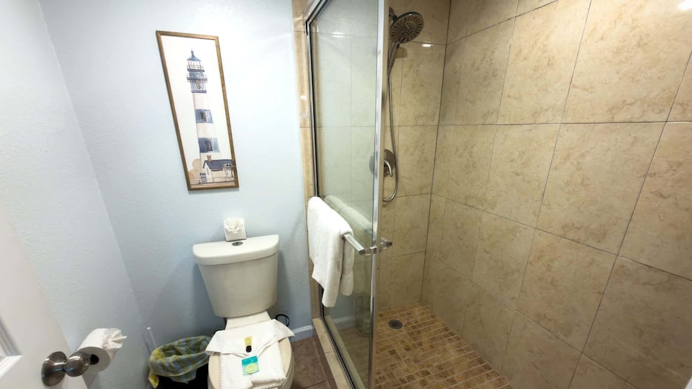 Sleeps 10 Direct Beach Heated Pool 3 Bedroom Apts