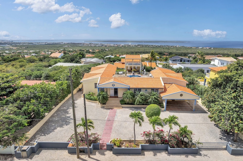 La Pura Vista Resort