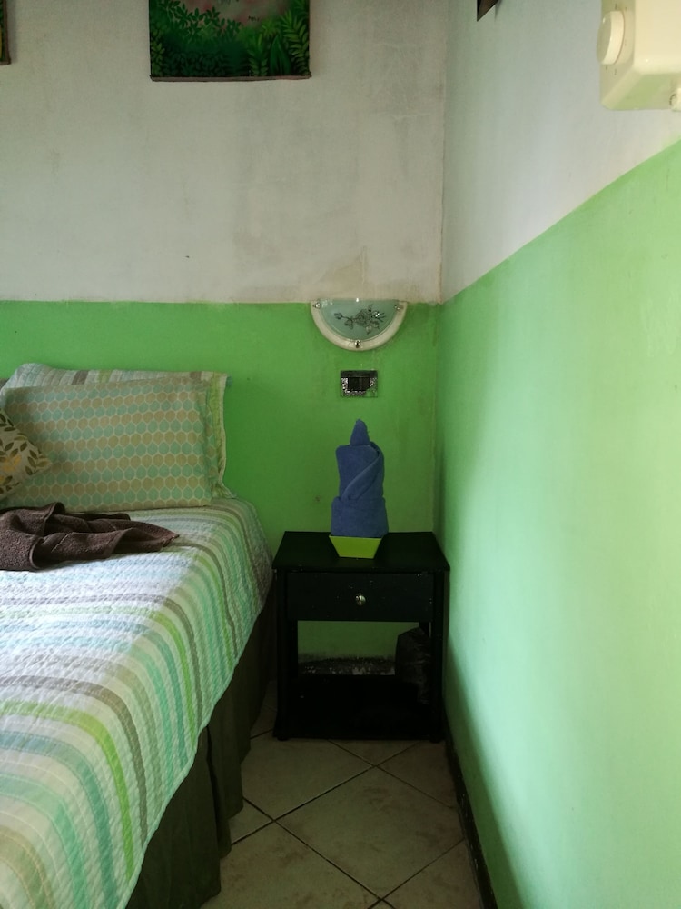 Manuela Ntonio Comfort Casa Macow 2 is one rom in Rural House view 5