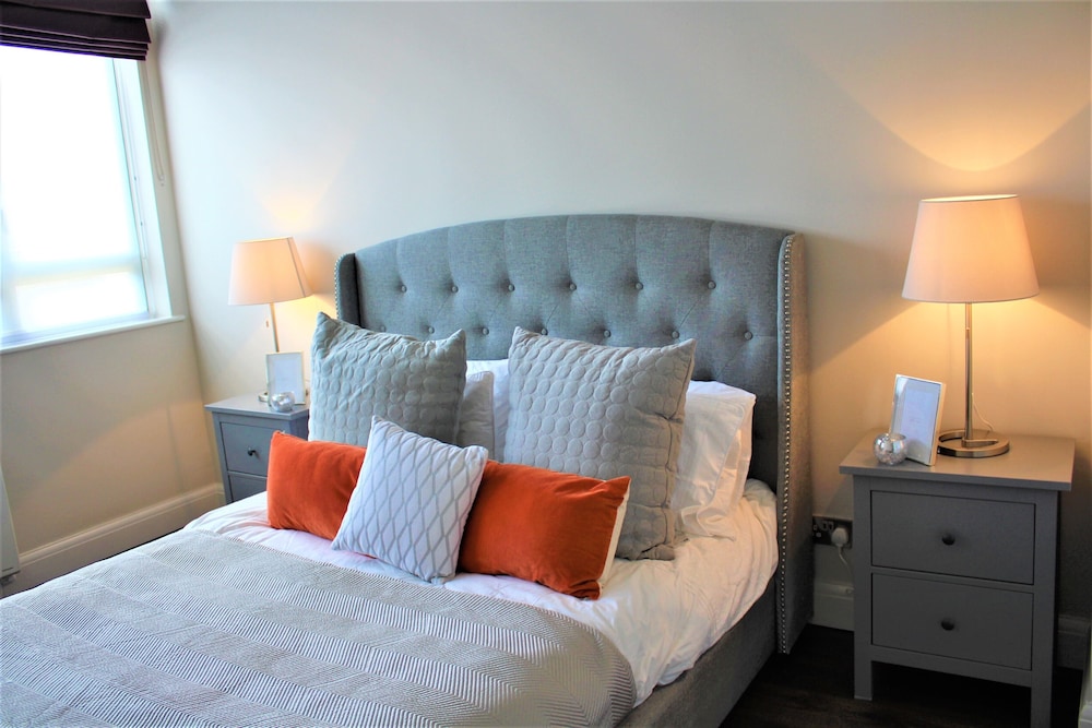 One Bed Penthouse Apartment in City Road