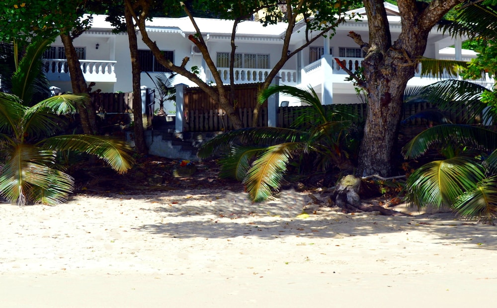 Sundown Beach Villa photo 1