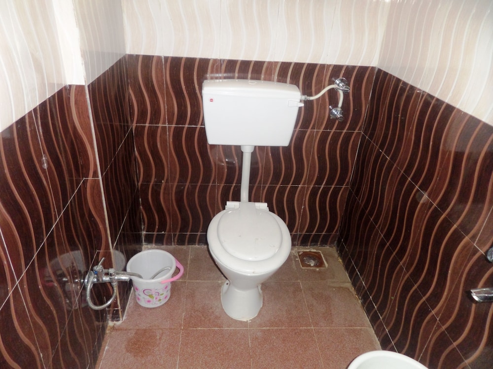 Riya Raj Hotel