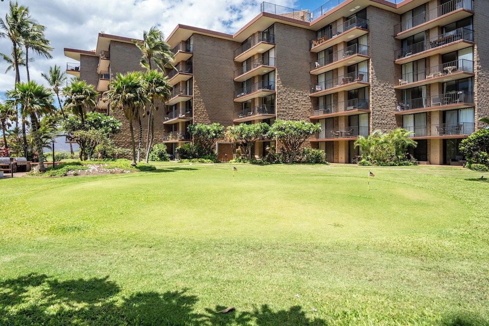 Hotel Refined Oceanfront Vistas - Image 1