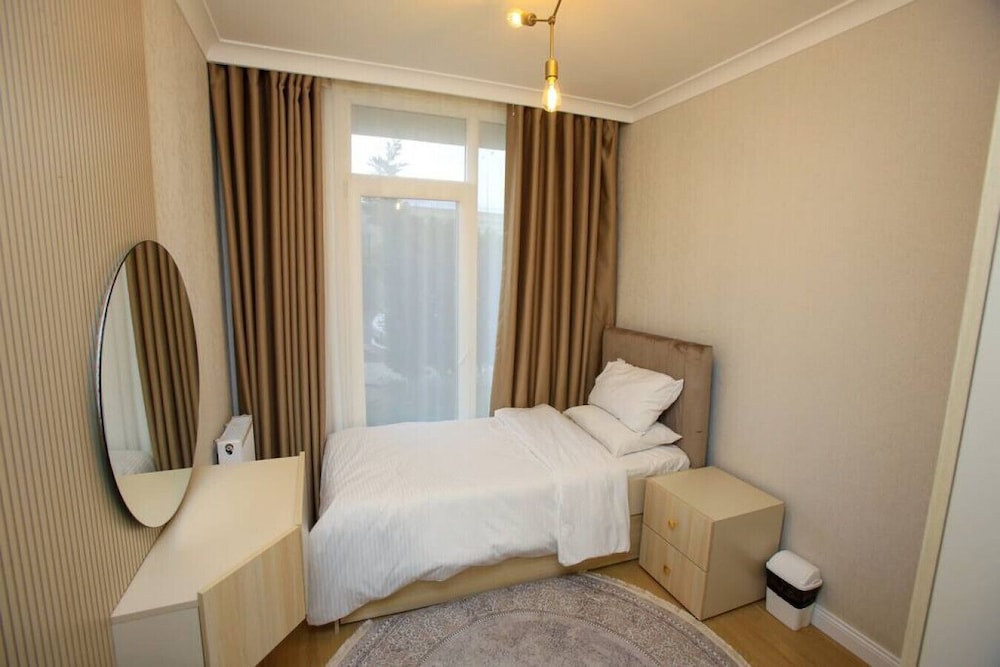 Lovely 2-bedroom Apartment in Basaksehir