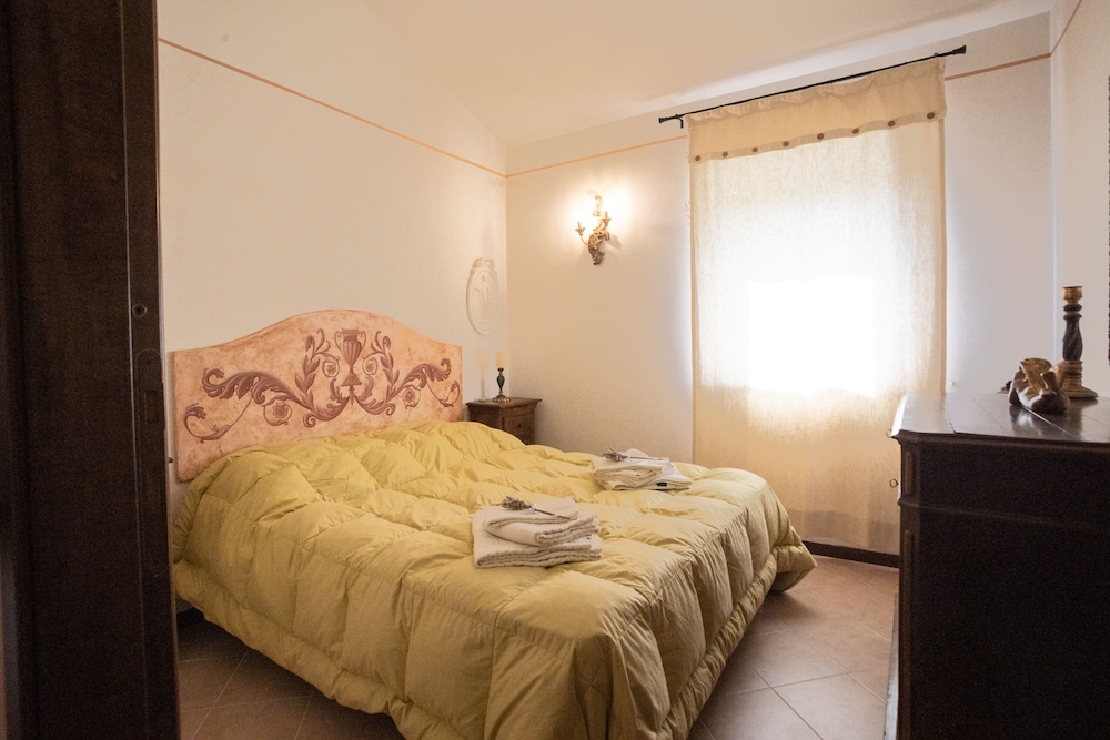 Casale Montemoro With Pool view 2