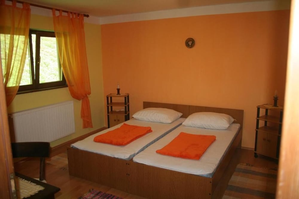 Hostel Flores in Zumberak eco-park view 5