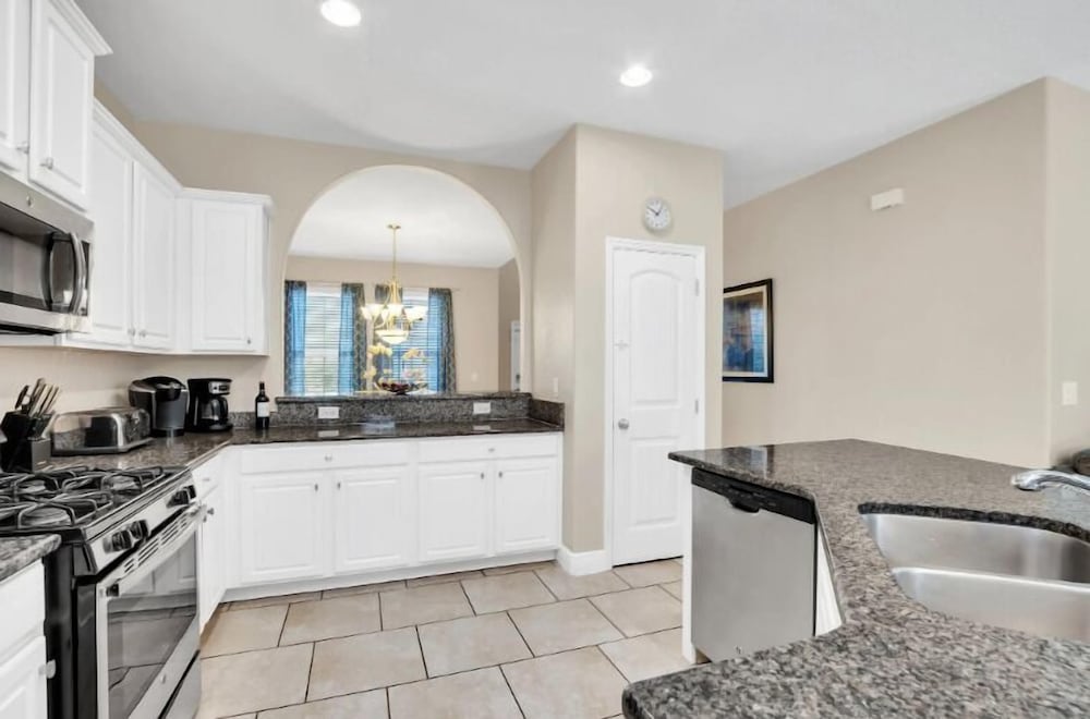 Solterra 6Br Villa W/ Pool, Spa, Game & Theater