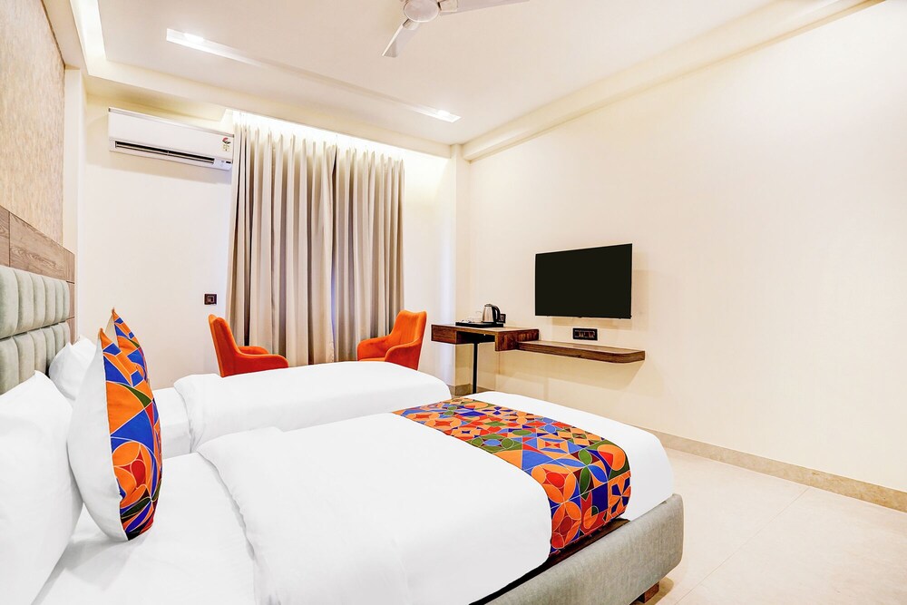 Fabhotel Amrit Luxury Inn
