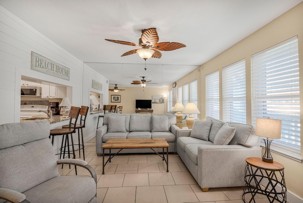 Sea Breeze 203
