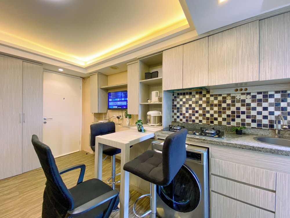 Well Designed And Warm 2Br At Bassura City Apartment