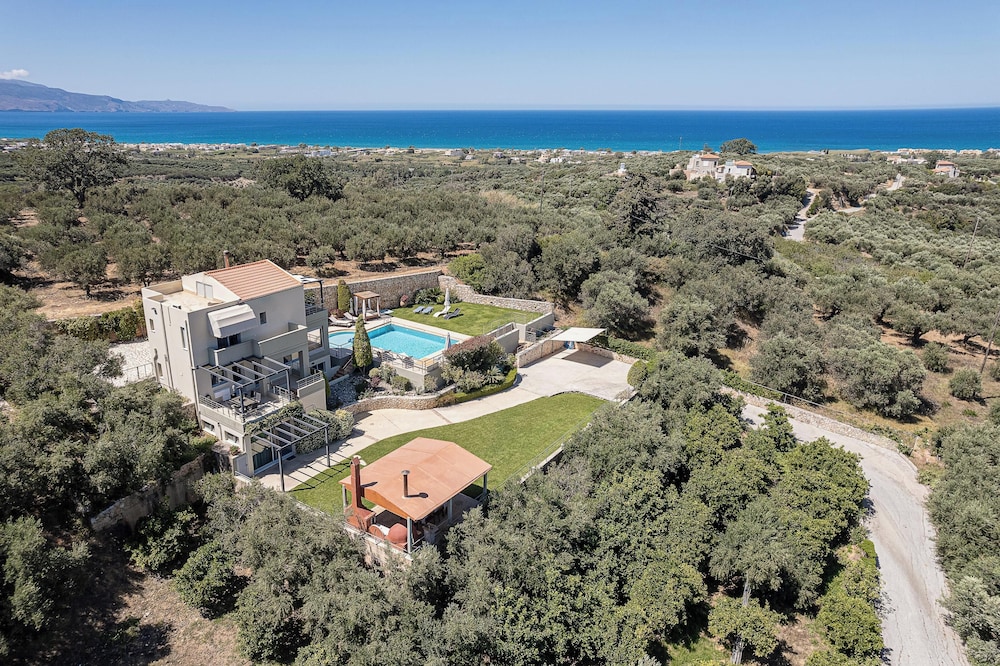 Villa Athinais