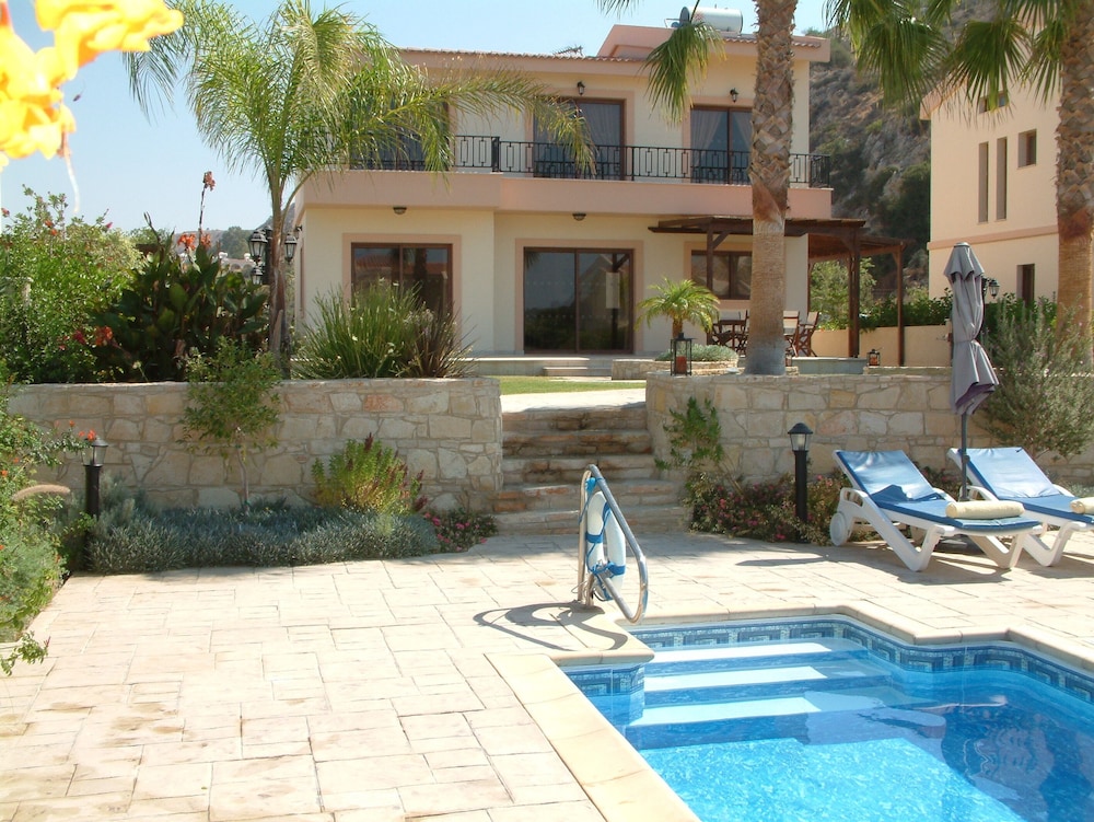 Three Bedroom Villa With Private Pool and Landscaped Garden Close to the Beach