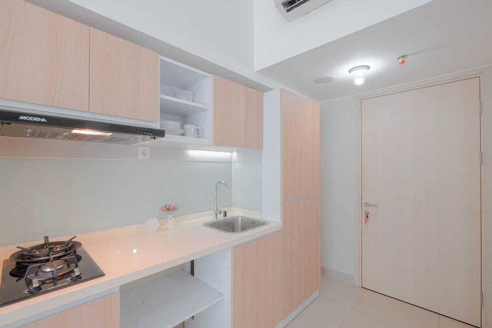 Comfortable Design Studio At Springlake Summarecon Bekasi Apartment