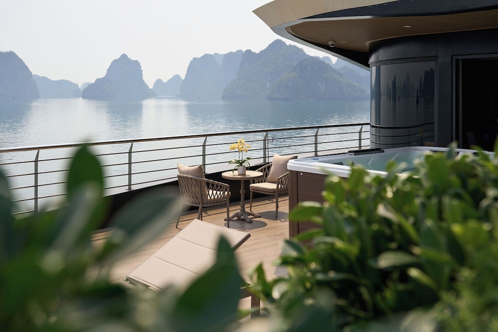 Calista Halong Bay Cruise