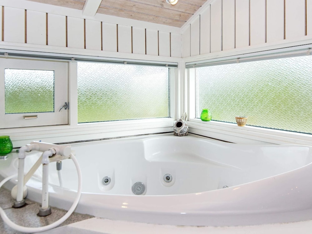 8 Person Holiday Home in Ebeltoft view 3