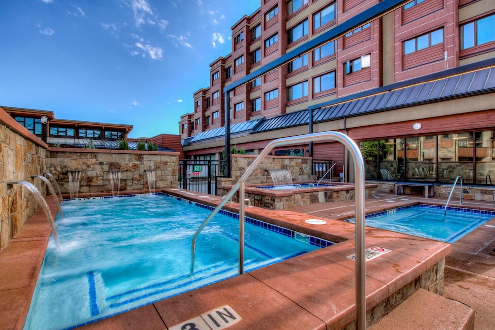 Ski-in/ski-out Studio W/snowy Alpine Views - Walk To Main St Studio Bedroom Condo by RedAwning