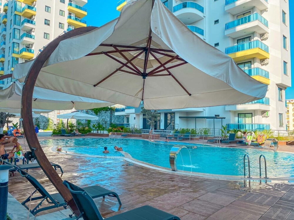 Heaven Hills Complex