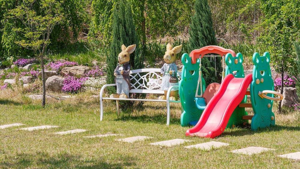 Gyeongju Ain Kids Pool Villa