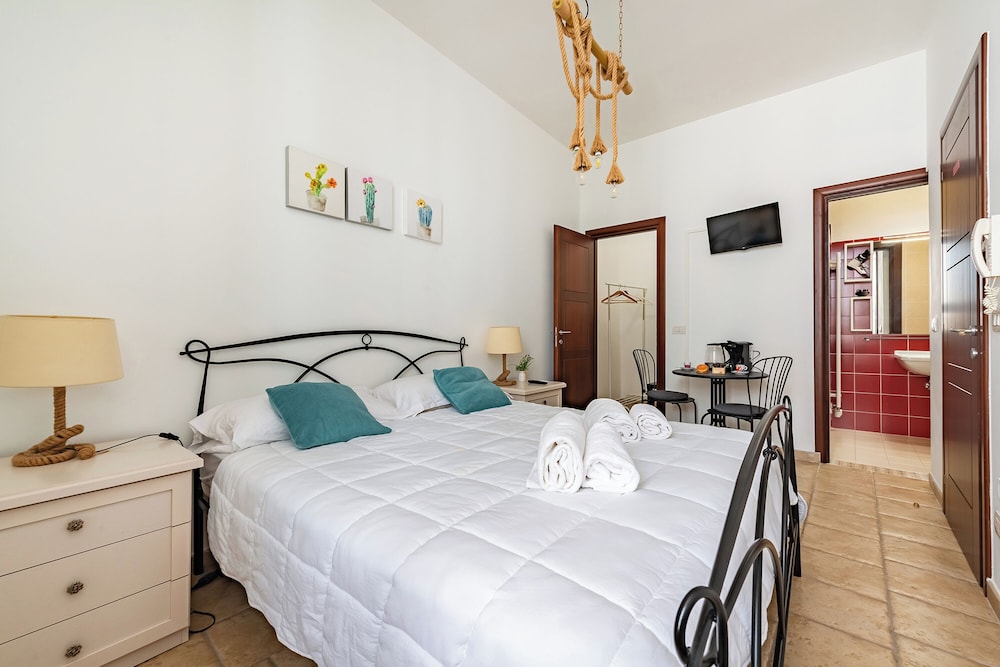 Helios Room