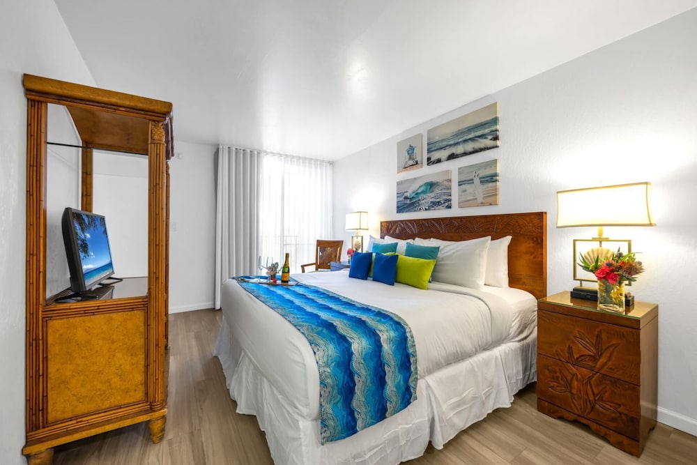 NEW KBM Resorts Free CAR Kaanapali Shores 6th Floor Ocean View Suite Steps to Pool and Beach Ks-616