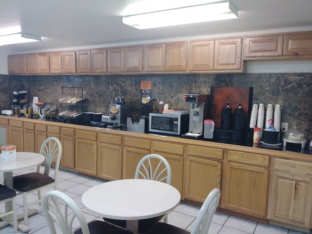 Canon City Vacations - Econo Lodge - Property Image 48
