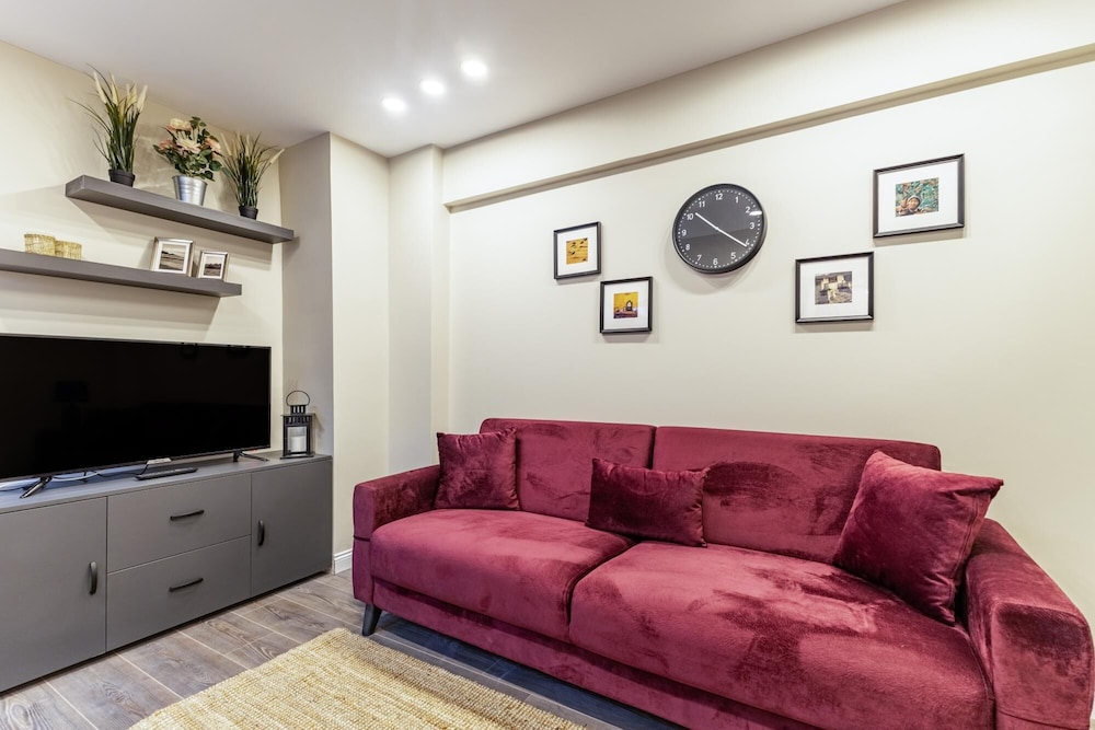 Cozy and Compact Flat in Central Sisli