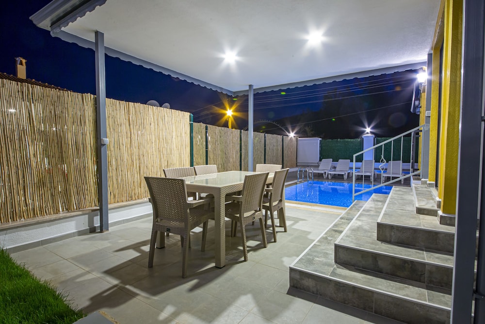 Yellow Villa Marmaris Daily Weekly Rental view 3