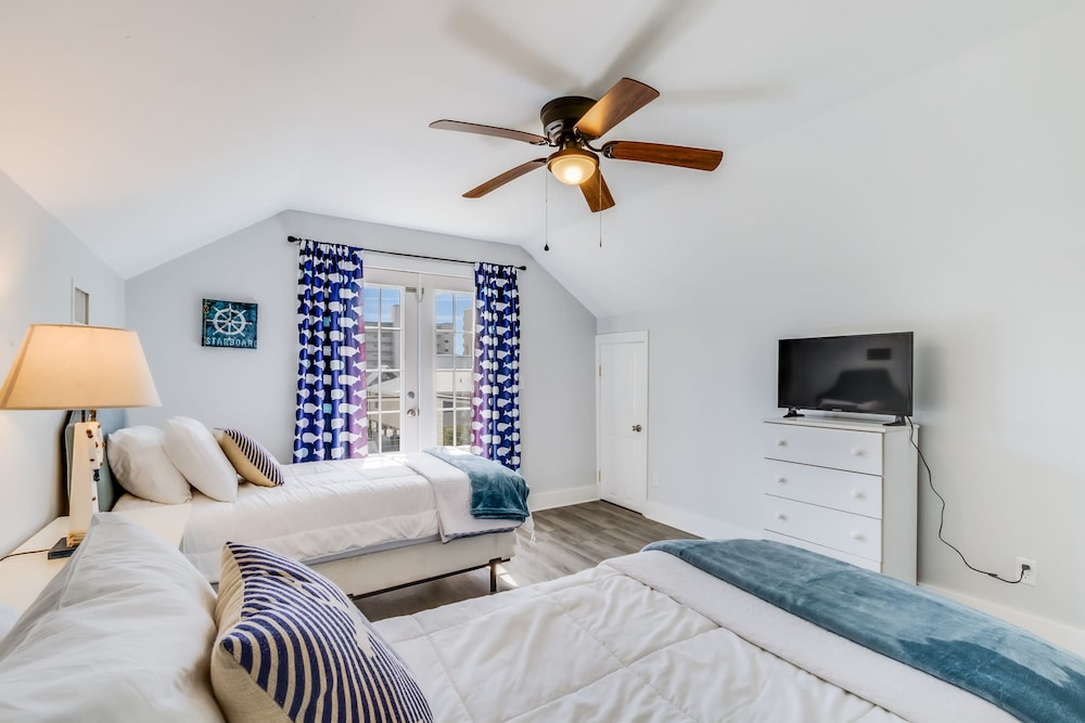 Sel De Vie 6 BR Sleeps 18 dog Friendly