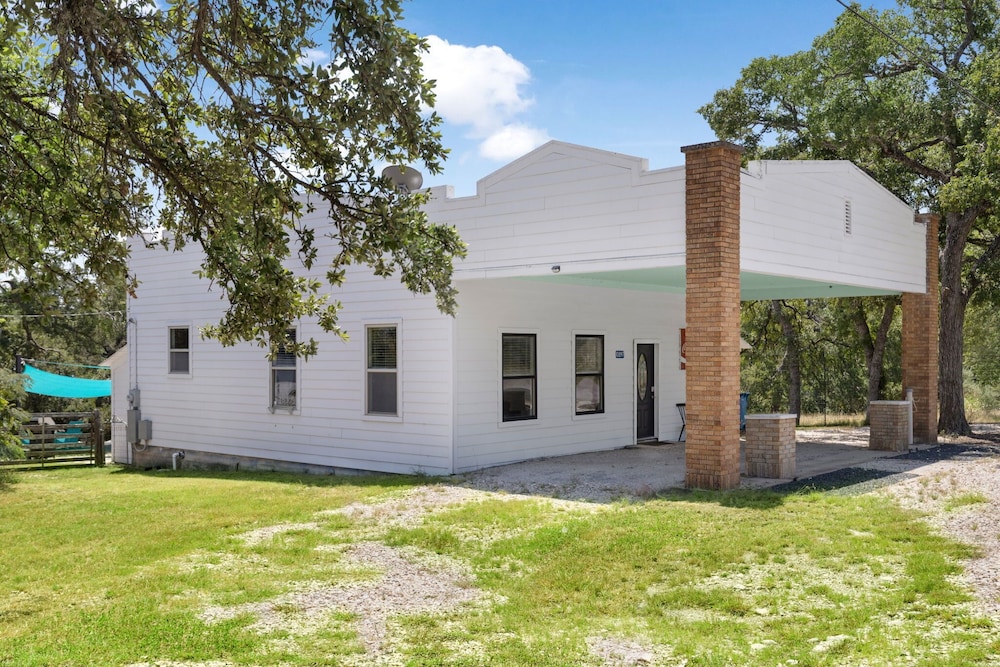 Hill Country Relaxstation Getaway