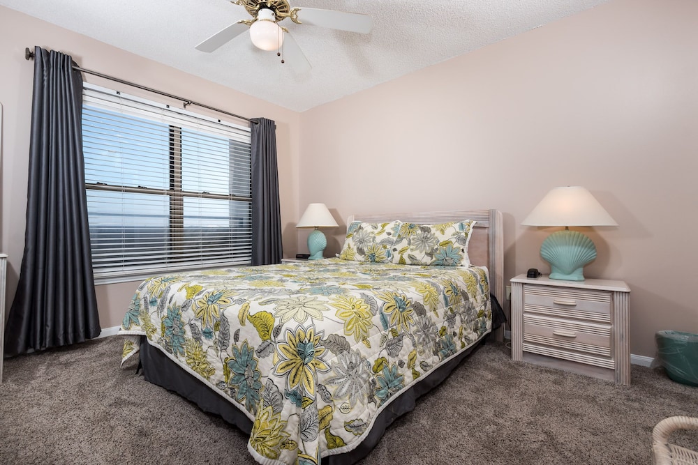 Emerald Twrs West 3004 by Brooks and Shorey Resorts