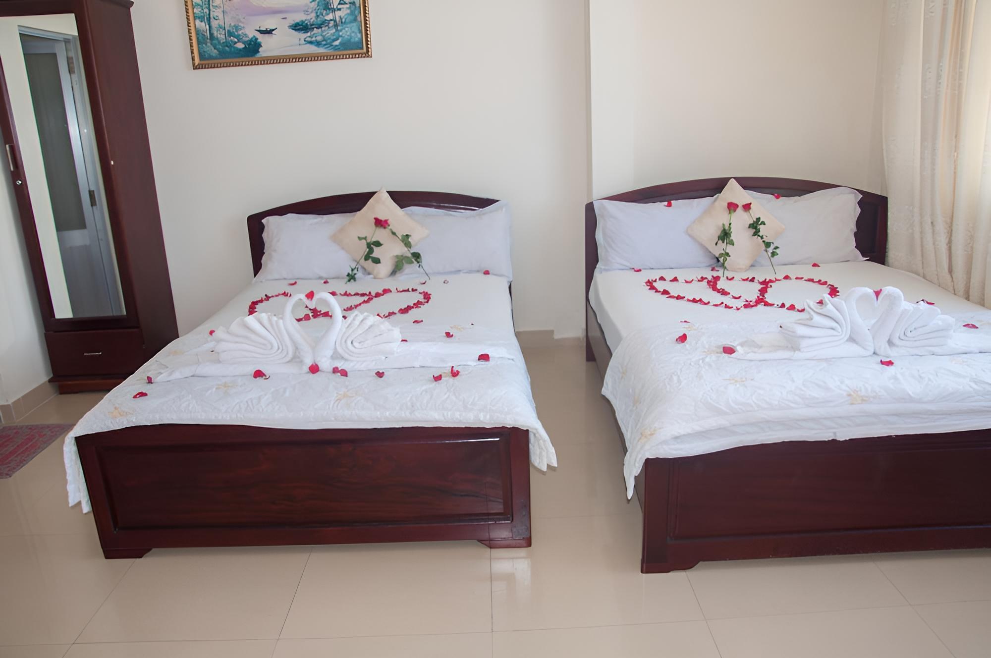 Queen Hotel 7