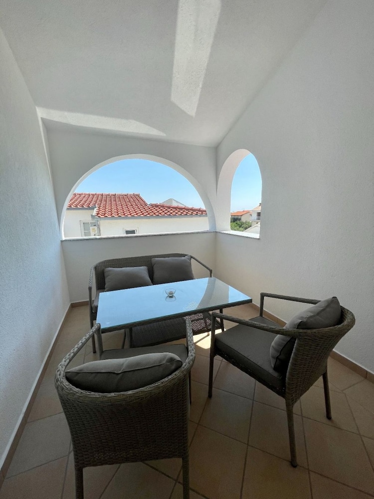 Tea - Parking and Grill, 100 m From sea - A4 view 5