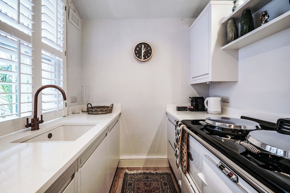 Queen's Gate Gardens Flat