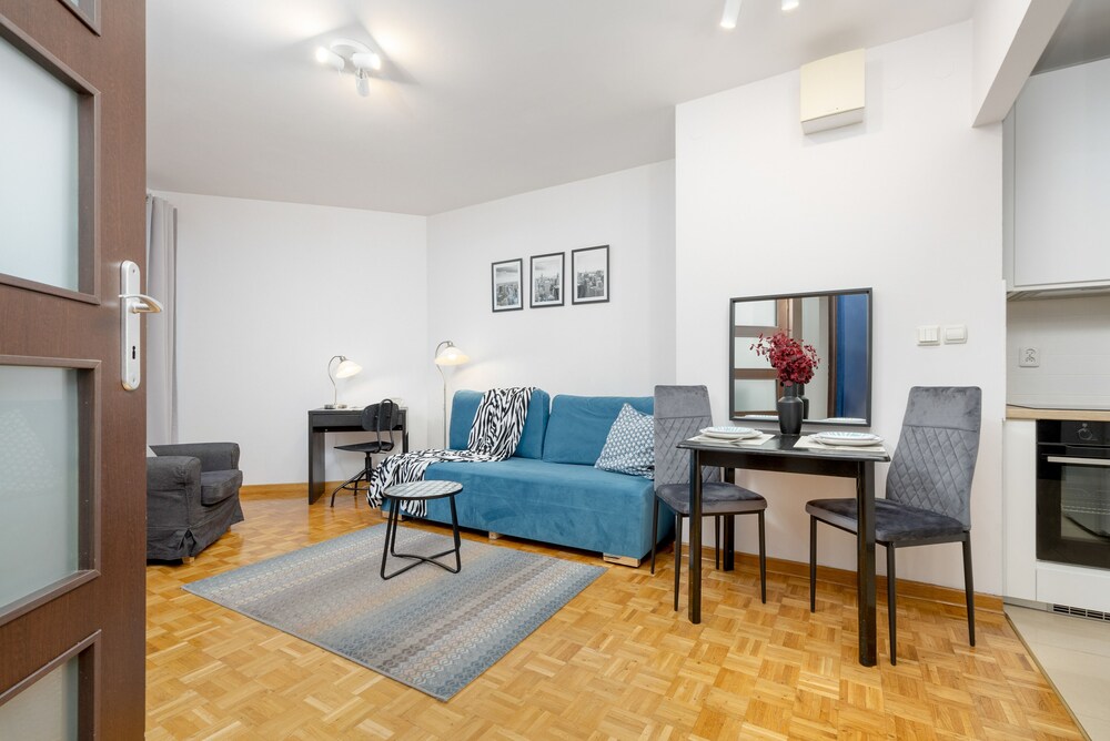 Bukowińska Apartment Warsaw by Renters view 5