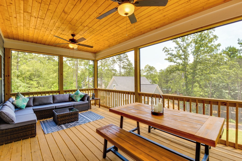 Boat Dock + Lake Hartwell Access: Family Getaway!