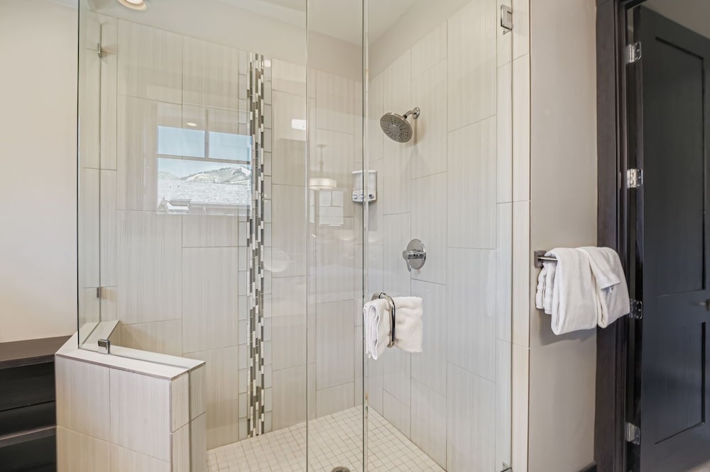 Tranquil Blackstone Getaway 3 Bedroom Townhouse