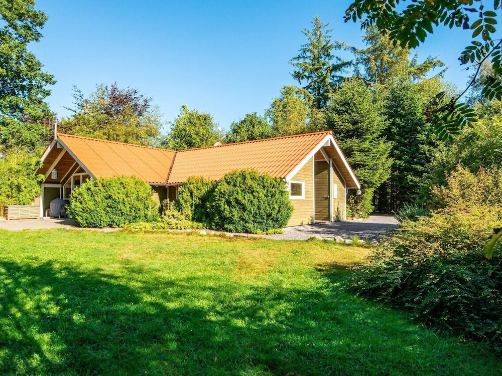 6 Person Holiday Home in Ansager