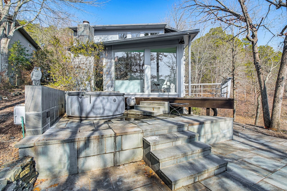 Boat Dock & Views: Stunning Lake Coronado Gem!