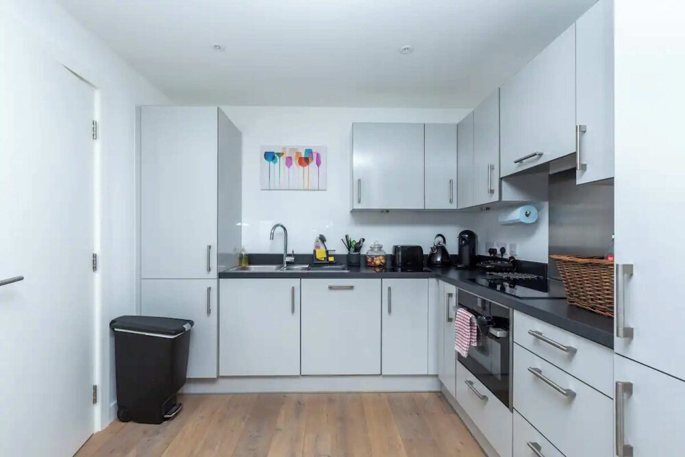 Sleek & Modern 1BD Flat - Angel