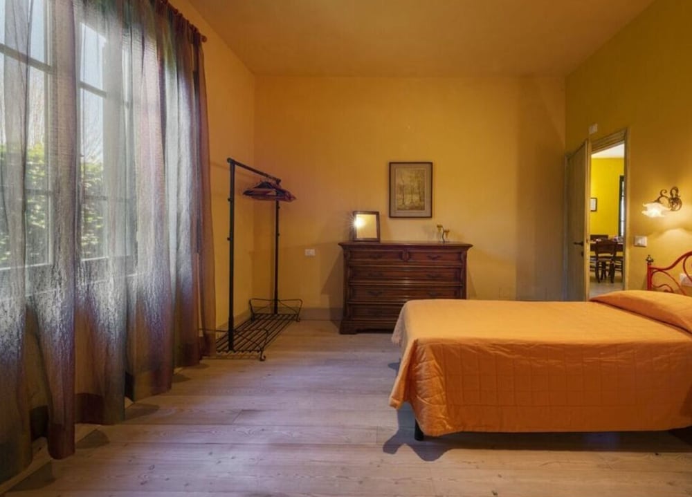 Villa Popiglio Comfortable Holiday Residence view 5